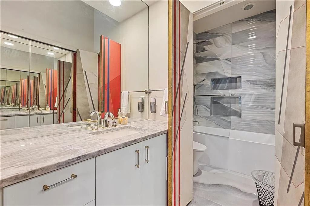 The Estate in Atlanta is a luxurious home that will impress you with massive windows in an landscaped lot now available for sale. This home located at 35 Robin Hood Rd NE, Atlanta, Georgia; offering 06 bedrooms and 07 bathrooms with 7,835 square feet of living spaces. 