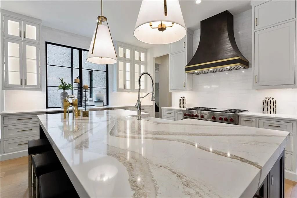 The Residence in Sandy Springs is an epitome of a well built luxury home with seamlessly transition from indoors to outdoors, now available for sale. This home located at 524 Carol Way, Sandy Springs, Georgia