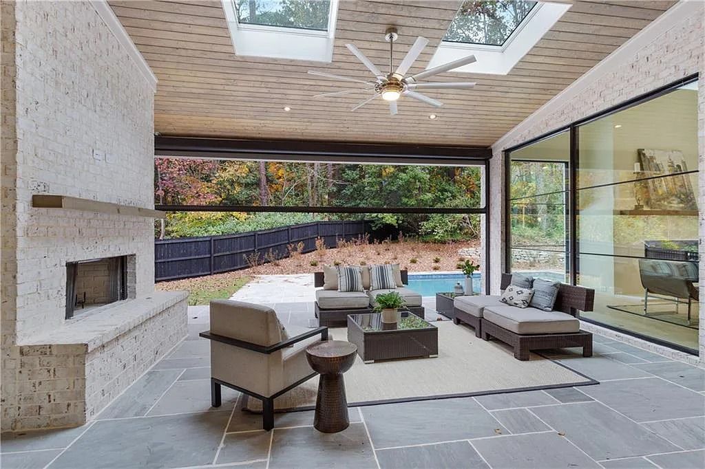 The Residence in Sandy Springs is an epitome of a well built luxury home with seamlessly transition from indoors to outdoors, now available for sale. This home located at 524 Carol Way, Sandy Springs, Georgia