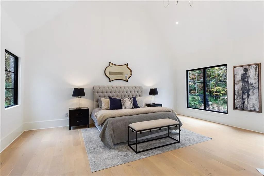 The Residence in Sandy Springs is an epitome of a well built luxury home with seamlessly transition from indoors to outdoors, now available for sale. This home located at 524 Carol Way, Sandy Springs, Georgia