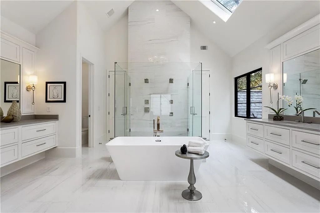 The Residence in Sandy Springs is an epitome of a well built luxury home with seamlessly transition from indoors to outdoors, now available for sale. This home located at 524 Carol Way, Sandy Springs, Georgia
