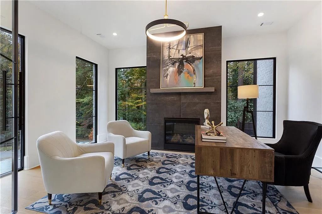 The Residence in Sandy Springs is an epitome of a well built luxury home with seamlessly transition from indoors to outdoors, now available for sale. This home located at 524 Carol Way, Sandy Springs, Georgia