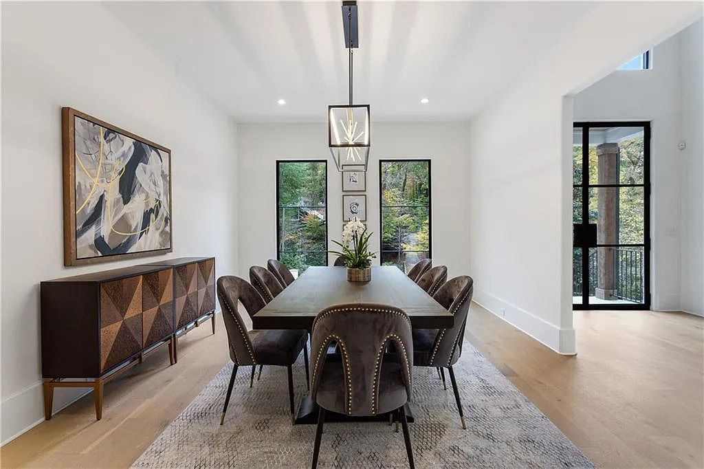 The Residence in Sandy Springs is an epitome of a well built luxury home with seamlessly transition from indoors to outdoors, now available for sale. This home located at 524 Carol Way, Sandy Springs, Georgia