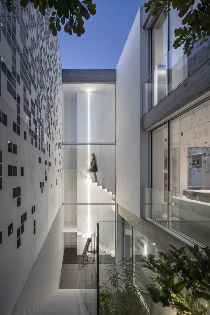 Pixel House an Innovative Private Residence by Anderman Architects 2
