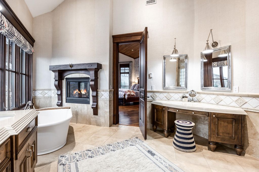 2338 W Red Pine Road, Park City, Utah is the most private residence within the community and the only home with truly panoramic views perched on the elevated upper-northwest corner of one of the most hidden yet convenient locations in Park City.