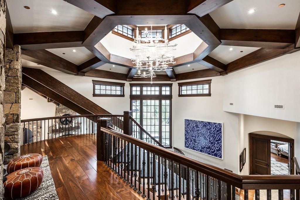 2338 W Red Pine Road, Park City, Utah is the most private residence within the community and the only home with truly panoramic views perched on the elevated upper-northwest corner of one of the most hidden yet convenient locations in Park City.