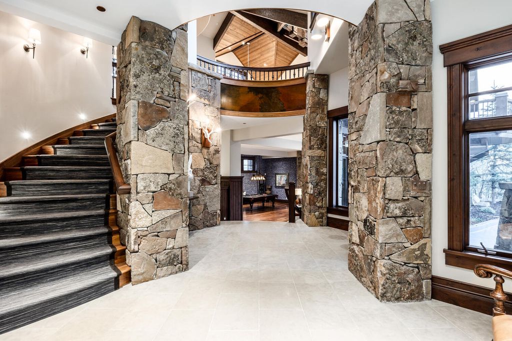2338 W Red Pine Road, Park City, Utah is the most private residence within the community and the only home with truly panoramic views perched on the elevated upper-northwest corner of one of the most hidden yet convenient locations in Park City.