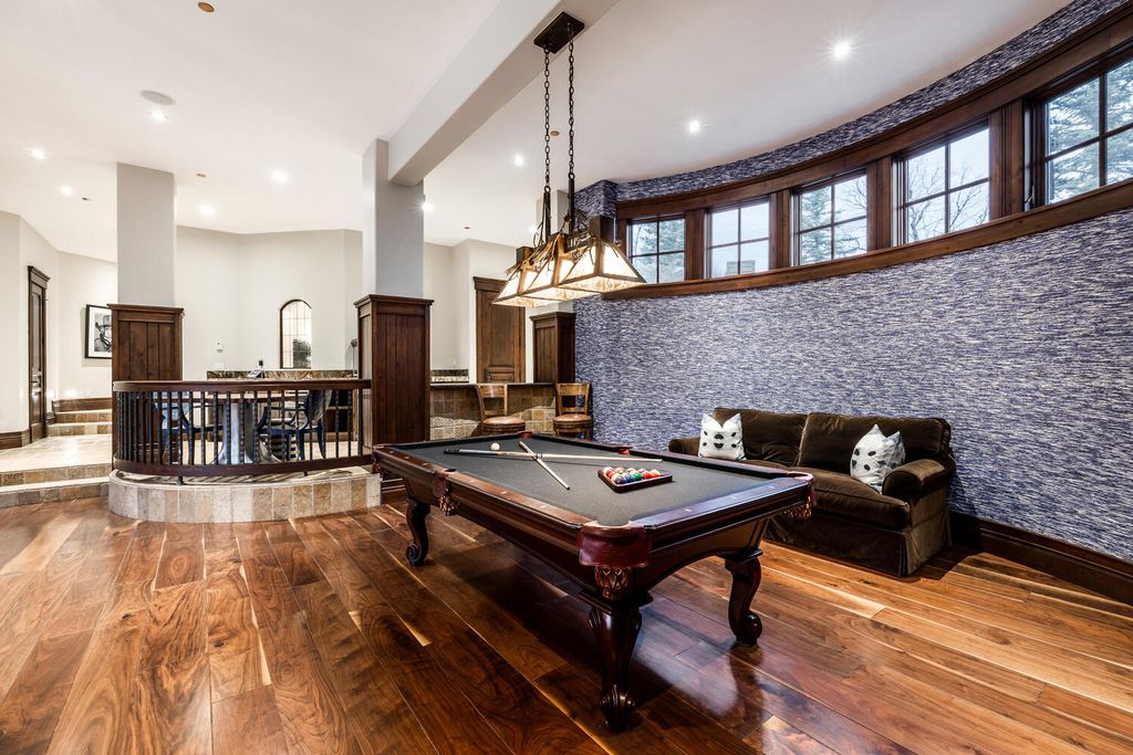 2338 W Red Pine Road, Park City, Utah is the most private residence within the community and the only home with truly panoramic views perched on the elevated upper-northwest corner of one of the most hidden yet convenient locations in Park City.