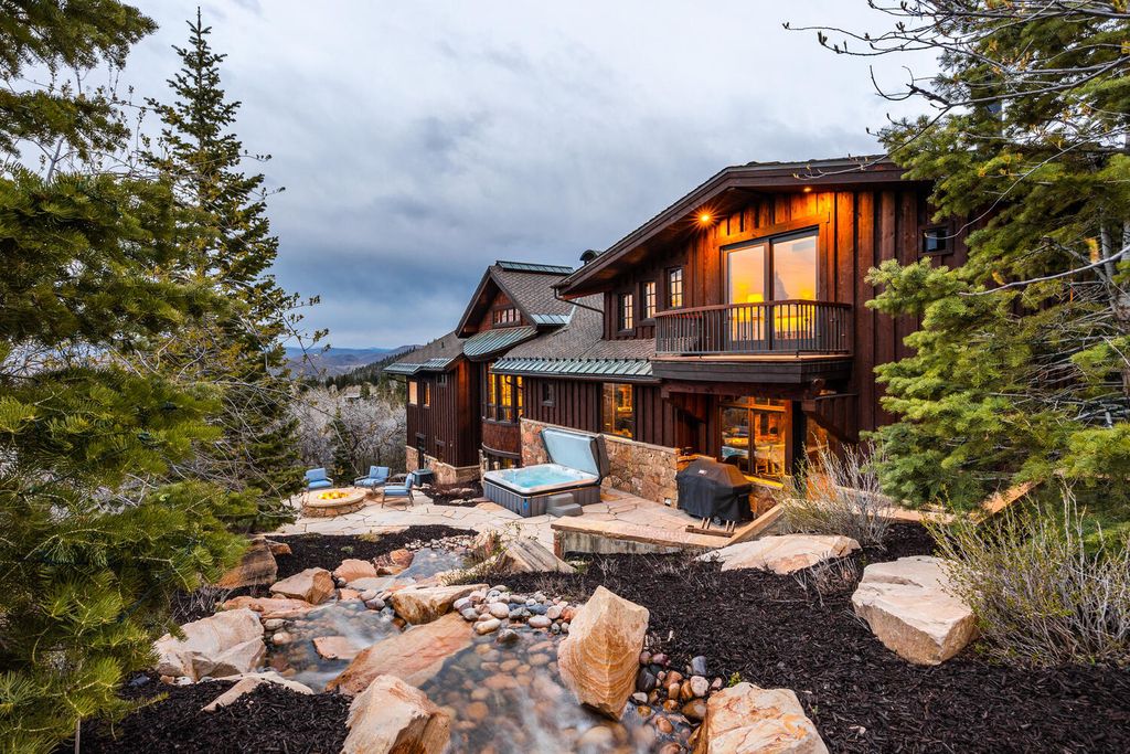 2338 W Red Pine Road, Park City, Utah is the most private residence within the community and the only home with truly panoramic views perched on the elevated upper-northwest corner of one of the most hidden yet convenient locations in Park City.