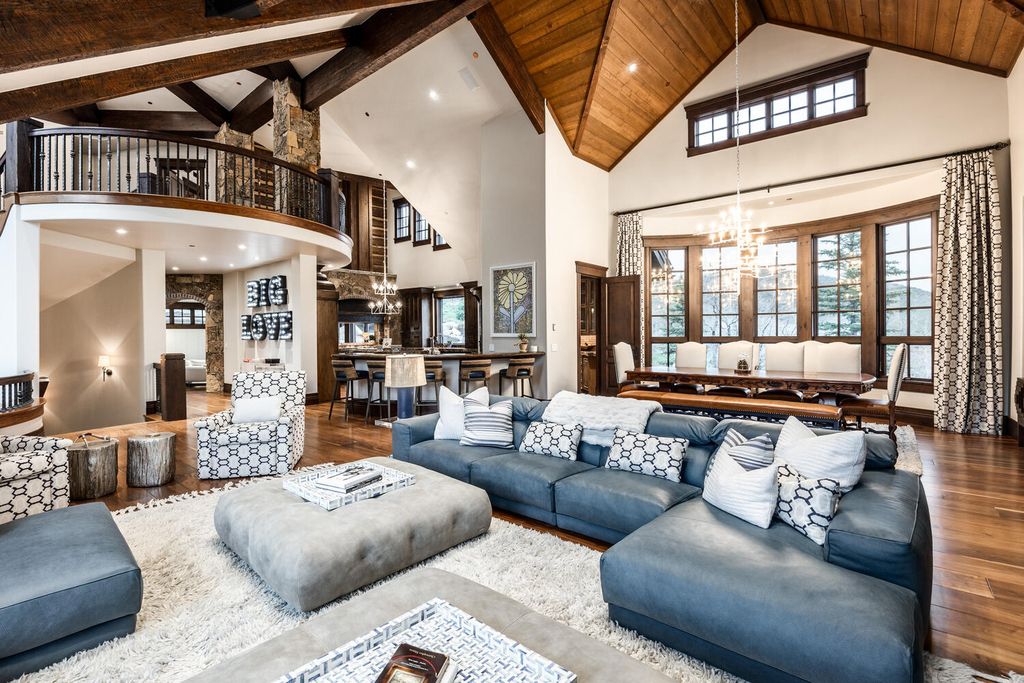 2338 W Red Pine Road, Park City, Utah is the most private residence within the community and the only home with truly panoramic views perched on the elevated upper-northwest corner of one of the most hidden yet convenient locations in Park City.