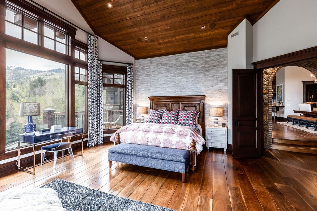 2338 W Red Pine Road, Park City, Utah is the most private residence within the community and the only home with truly panoramic views perched on the elevated upper-northwest corner of one of the most hidden yet convenient locations in Park City.
