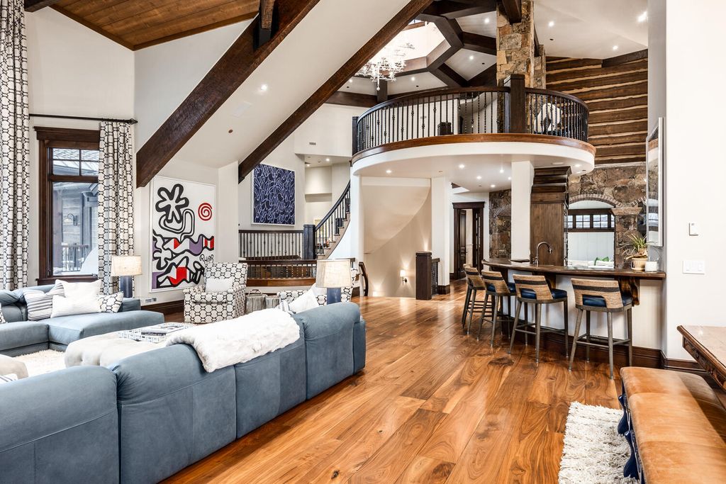 2338 W Red Pine Road, Park City, Utah is the most private residence within the community and the only home with truly panoramic views perched on the elevated upper-northwest corner of one of the most hidden yet convenient locations in Park City.