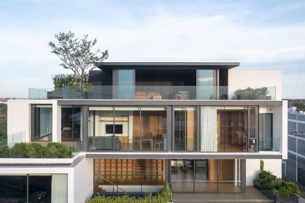 Residence Kongkaherb, Combination of Office & Home by V2in Architects