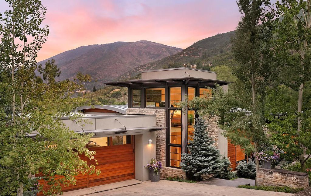 173 Skimming Lane, Aspen, Colorado is a chic contemporary home located less than one mile from Aspen's core providing the flexibility to be close to all of Aspen's amenities, yet private enough to enjoy the true meaning of quiet mountain living.