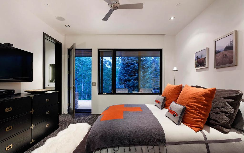 173 Skimming Lane, Aspen, Colorado is a chic contemporary home located less than one mile from Aspen's core providing the flexibility to be close to all of Aspen's amenities, yet private enough to enjoy the true meaning of quiet mountain living.