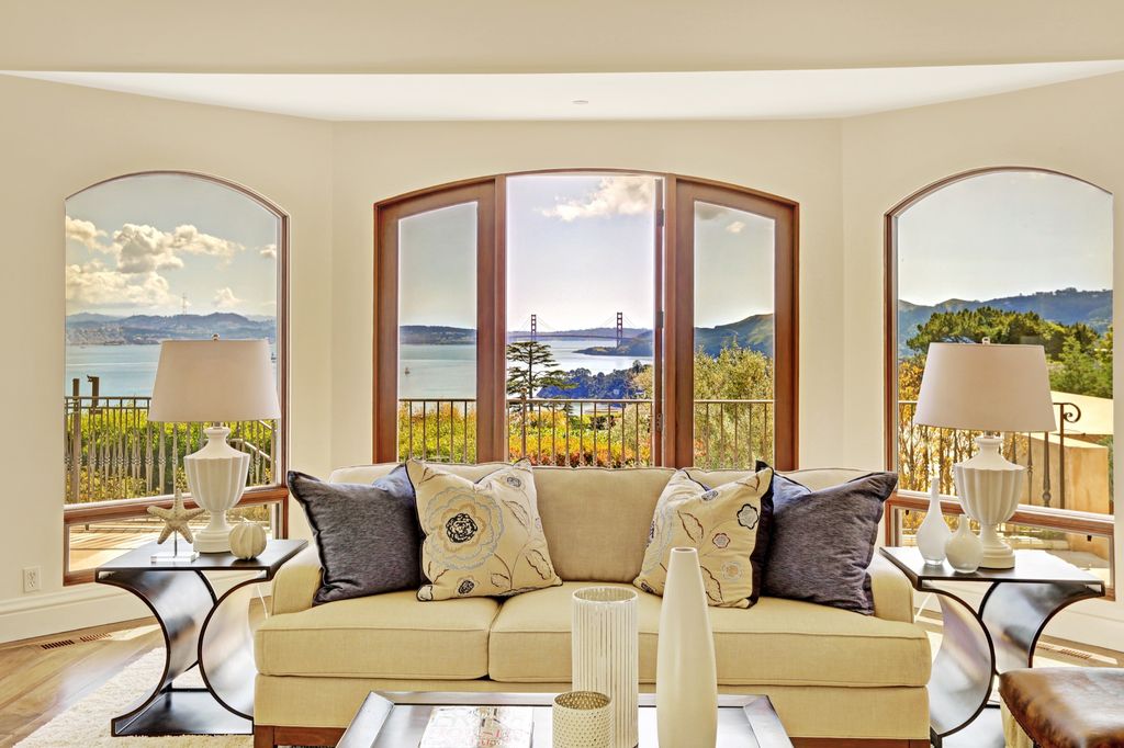 604 Ridge Road, Tiburon, California is a sophisticated residence on a gated and private half-acre parcel with unrivaled top of the world views of San Francisco, Angel Island, the Golden Gate Bridge, Sausalito, and Belvedere Island.