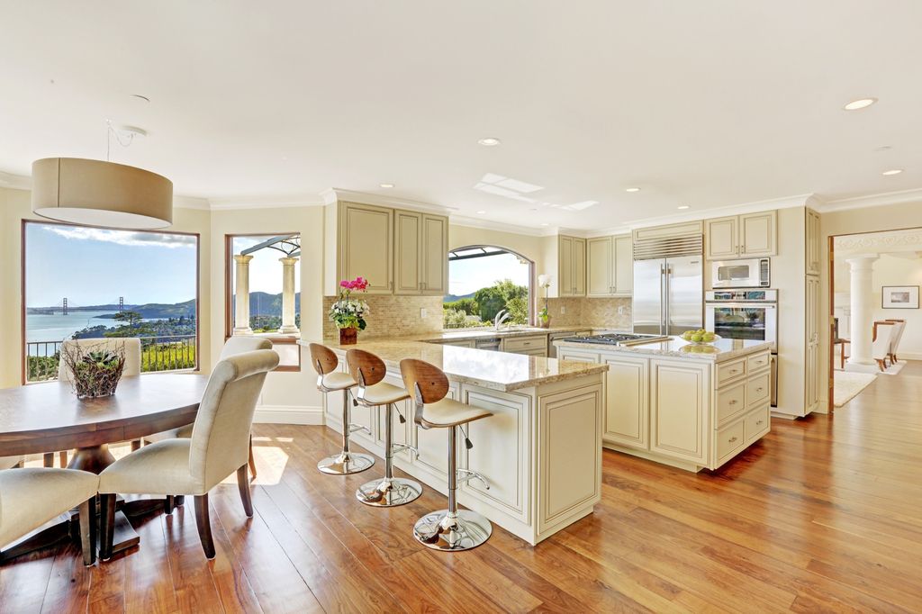 604 Ridge Road, Tiburon, California is a sophisticated residence on a gated and private half-acre parcel with unrivaled top of the world views of San Francisco, Angel Island, the Golden Gate Bridge, Sausalito, and Belvedere Island.