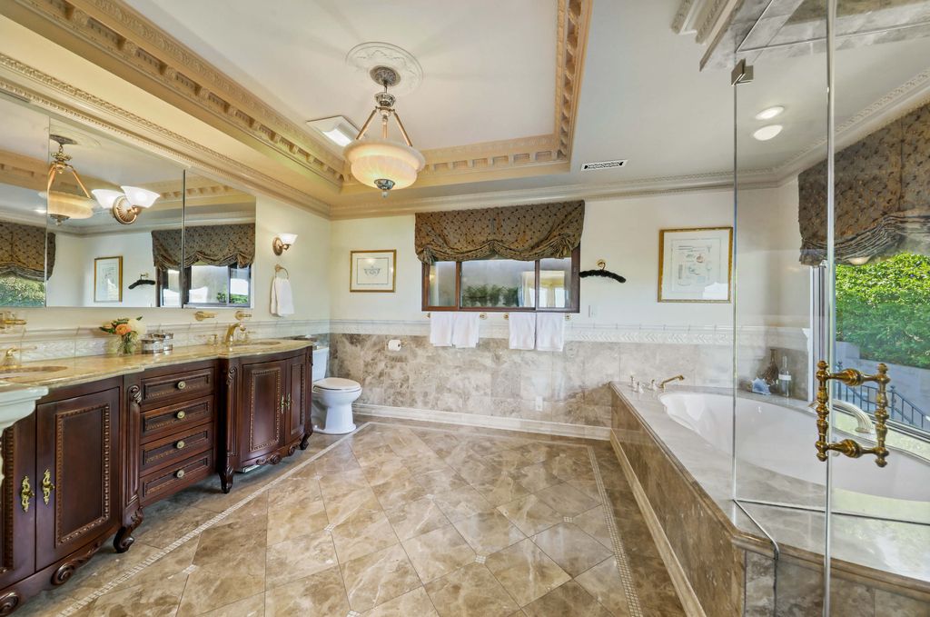 604 Ridge Road, Tiburon, California is a sophisticated residence on a gated and private half-acre parcel with unrivaled top of the world views of San Francisco, Angel Island, the Golden Gate Bridge, Sausalito, and Belvedere Island.