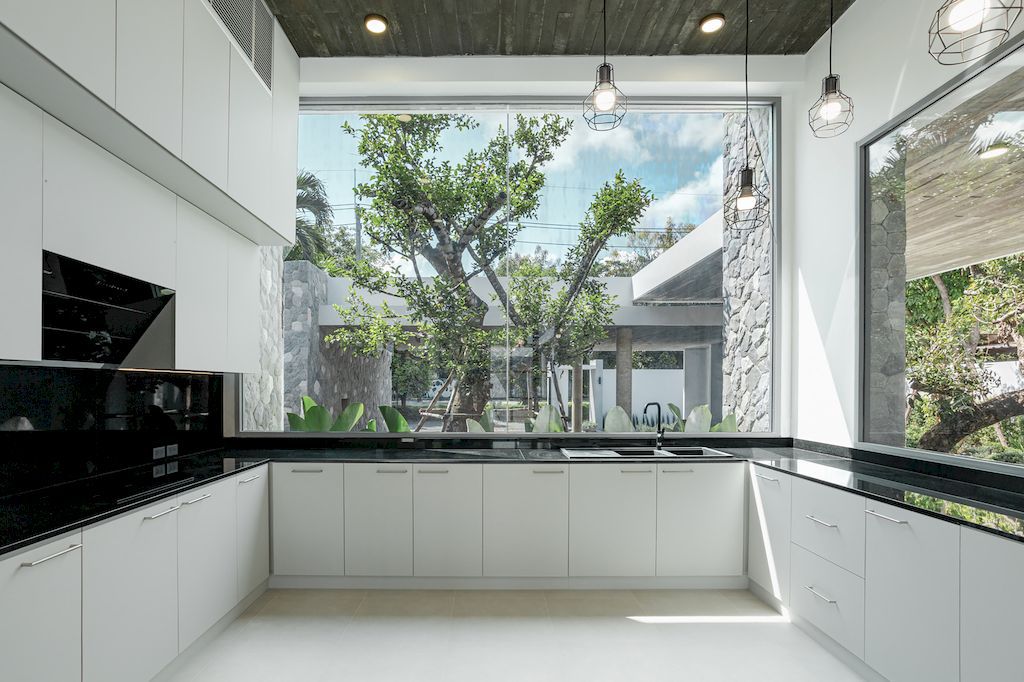 TP House with Private Serene and Greenery Spaces by 2929 Design Lab 9