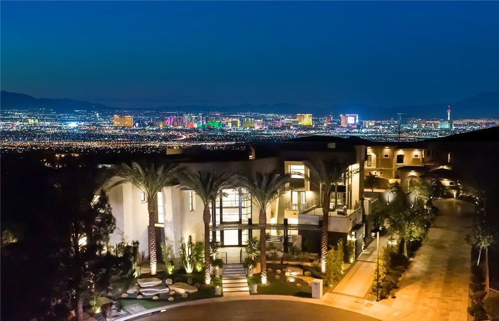 15 Yorkridge Court, Henderson, Nevada is a modern custom in guard gated Anthem Country Club remodeled in 2022 with open indoor outdoor concept, dramatic architecture, gorgeous finishes. 