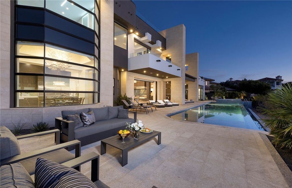 15 Yorkridge Court, Henderson, Nevada is a modern custom in guard gated Anthem Country Club remodeled in 2022 with open indoor outdoor concept, dramatic architecture, gorgeous finishes. 