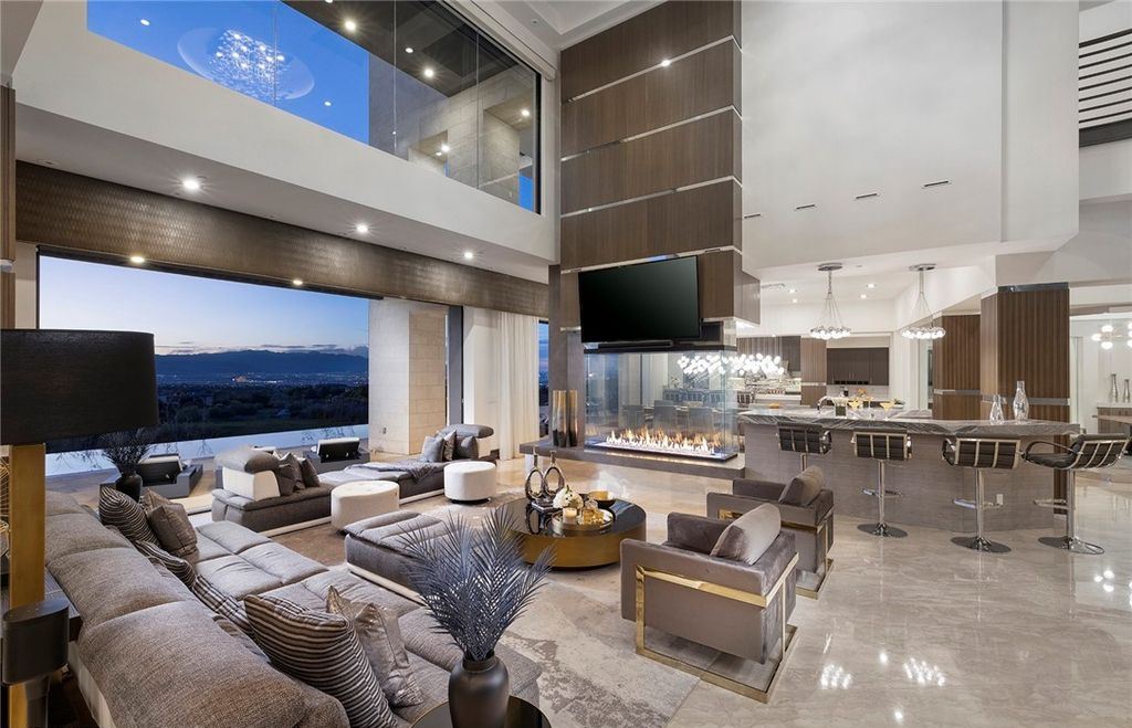 15 Yorkridge Court, Henderson, Nevada is a modern custom in guard gated Anthem Country Club remodeled in 2022 with open indoor outdoor concept, dramatic architecture, gorgeous finishes. 
