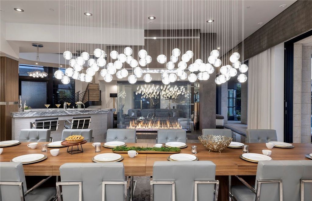 15 Yorkridge Court, Henderson, Nevada is a modern custom in guard gated Anthem Country Club remodeled in 2022 with open indoor outdoor concept, dramatic architecture, gorgeous finishes. 