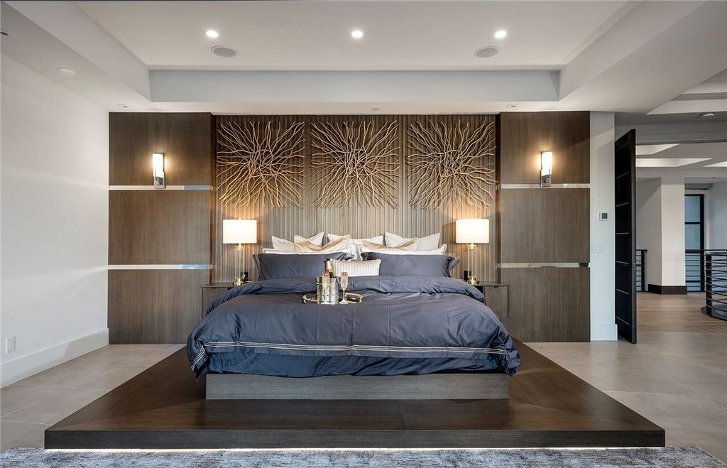 15 Yorkridge Court, Henderson, Nevada is a modern custom in guard gated Anthem Country Club remodeled in 2022 with open indoor outdoor concept, dramatic architecture, gorgeous finishes. 