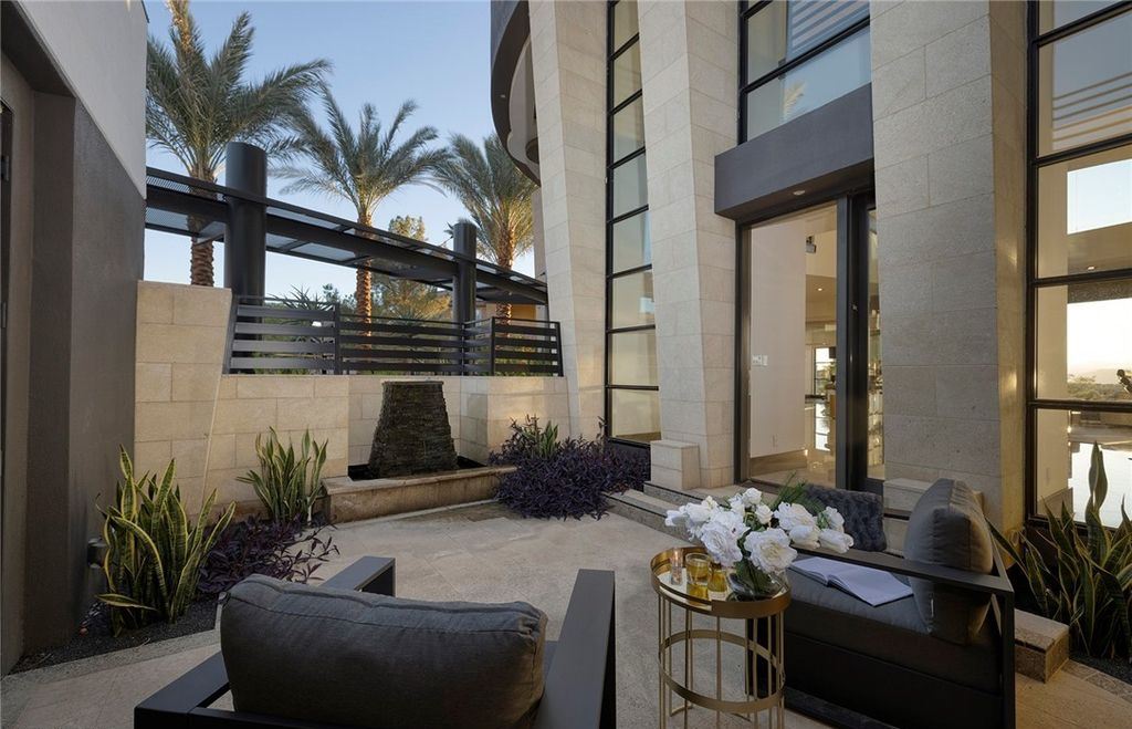 15 Yorkridge Court, Henderson, Nevada is a modern custom in guard gated Anthem Country Club remodeled in 2022 with open indoor outdoor concept, dramatic architecture, gorgeous finishes. 