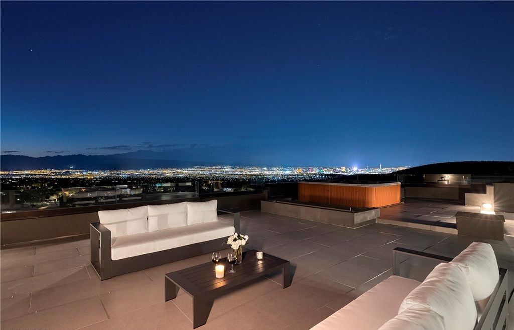 15 Yorkridge Court, Henderson, Nevada is a modern custom in guard gated Anthem Country Club remodeled in 2022 with open indoor outdoor concept, dramatic architecture, gorgeous finishes. 
