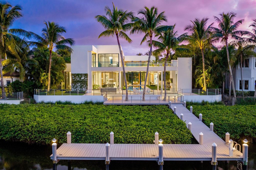 160 Spyglass Lane, Jupiter, Florida, stands out among the elegance of Jupiter’s coveted Admiral’s Cove, with intricate stone and wood finishes. A summer kitchen and 100 feet of pristine beach on the outside, with views of the Intracoastal Waterway, make this a truly delightful location.
