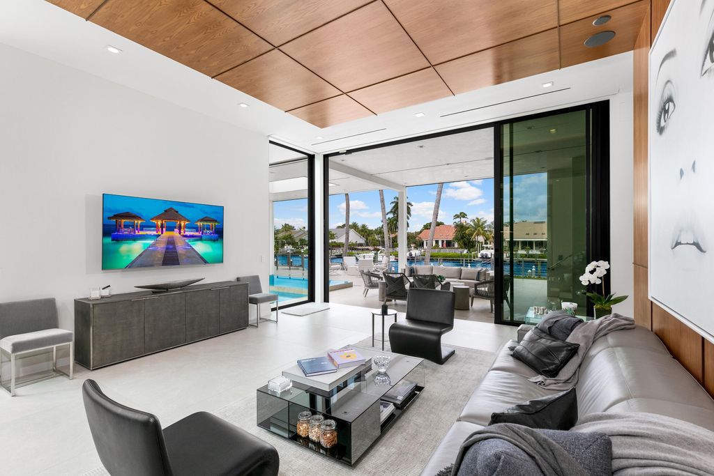 160 Spyglass Lane, Jupiter, Florida, stands out among the elegance of Jupiter’s coveted Admiral’s Cove, with intricate stone and wood finishes. A summer kitchen and 100 feet of pristine beach on the outside, with views of the Intracoastal Waterway, make this a truly delightful location.