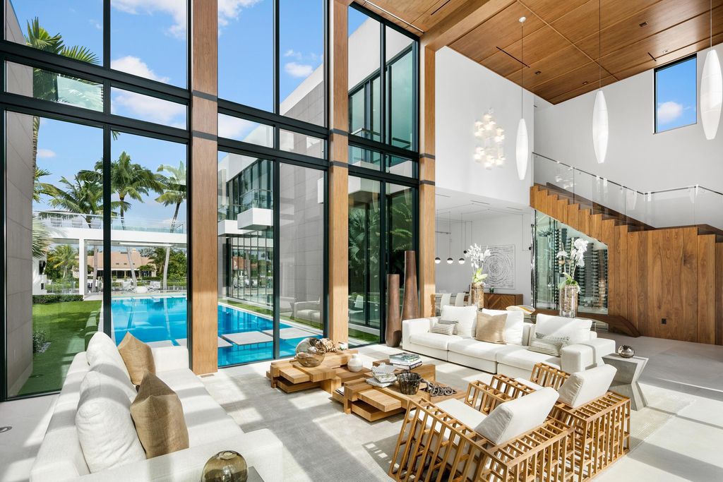 160 Spyglass Lane, Jupiter, Florida, stands out among the elegance of Jupiter’s coveted Admiral’s Cove, with intricate stone and wood finishes. A summer kitchen and 100 feet of pristine beach on the outside, with views of the Intracoastal Waterway, make this a truly delightful location.