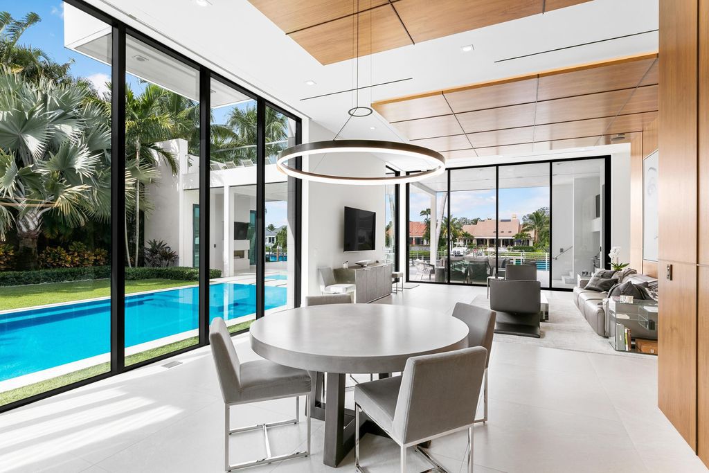 160 Spyglass Lane, Jupiter, Florida, stands out among the elegance of Jupiter’s coveted Admiral’s Cove, with intricate stone and wood finishes. A summer kitchen and 100 feet of pristine beach on the outside, with views of the Intracoastal Waterway, make this a truly delightful location.