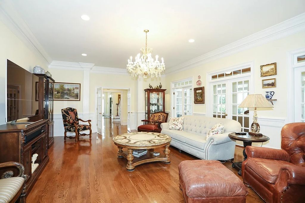 The Estate in Fort Valley is a luxurious home for you to enjoy breathtaking outdoor and indoor living now available for sale. This home located at 575 Holland Rd, Fort Valley, Georgia; offering 04 bedrooms and 06 bathrooms with 7,311 square feet of living spaces. 