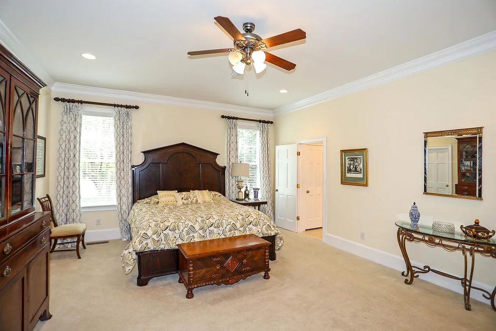 The Estate in Fort Valley is a luxurious home for you to enjoy breathtaking outdoor and indoor living now available for sale. This home located at 575 Holland Rd, Fort Valley, Georgia; offering 04 bedrooms and 06 bathrooms with 7,311 square feet of living spaces. 