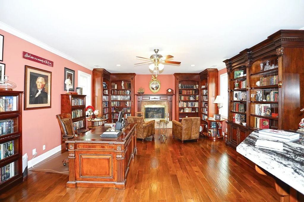 The Estate in Fort Valley is a luxurious home for you to enjoy breathtaking outdoor and indoor living now available for sale. This home located at 575 Holland Rd, Fort Valley, Georgia; offering 04 bedrooms and 06 bathrooms with 7,311 square feet of living spaces. 
