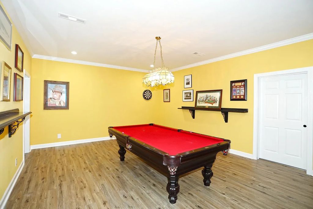 The Estate in Fort Valley is a luxurious home for you to enjoy breathtaking outdoor and indoor living now available for sale. This home located at 575 Holland Rd, Fort Valley, Georgia; offering 04 bedrooms and 06 bathrooms with 7,311 square feet of living spaces. 