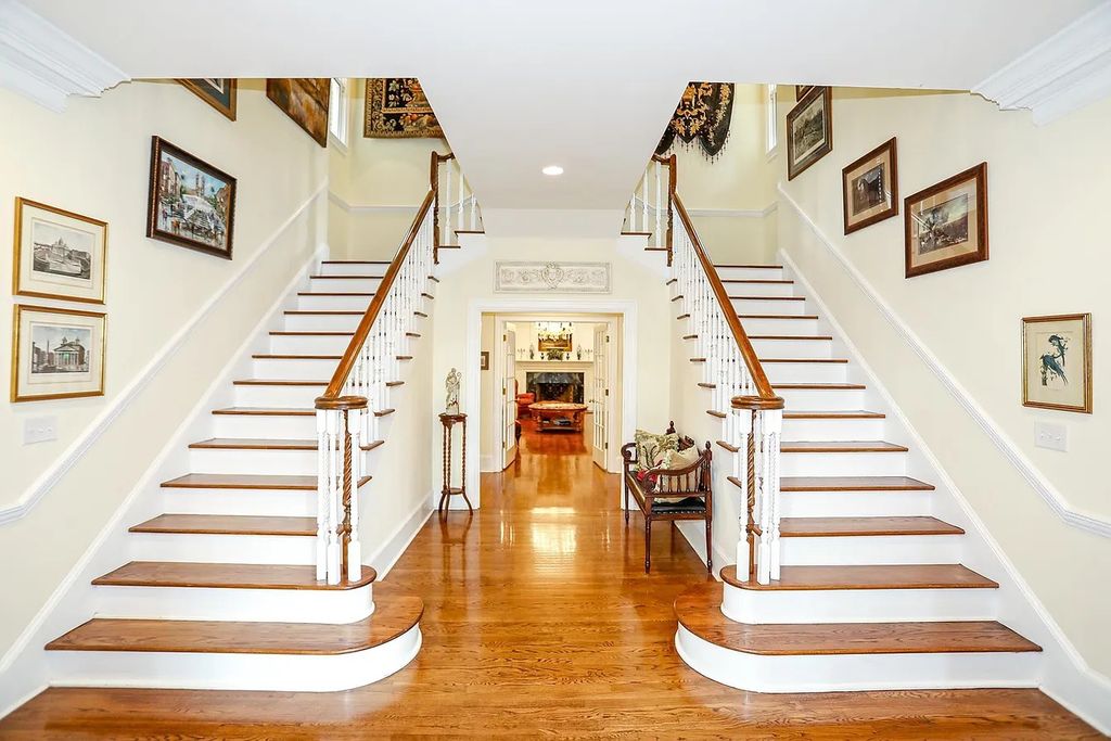 The Estate in Fort Valley is a luxurious home for you to enjoy breathtaking outdoor and indoor living now available for sale. This home located at 575 Holland Rd, Fort Valley, Georgia; offering 04 bedrooms and 06 bathrooms with 7,311 square feet of living spaces. 
