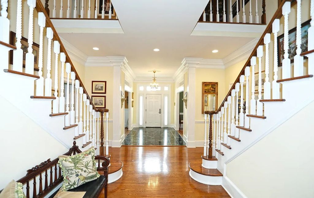 The Estate in Fort Valley is a luxurious home for you to enjoy breathtaking outdoor and indoor living now available for sale. This home located at 575 Holland Rd, Fort Valley, Georgia; offering 04 bedrooms and 06 bathrooms with 7,311 square feet of living spaces. 