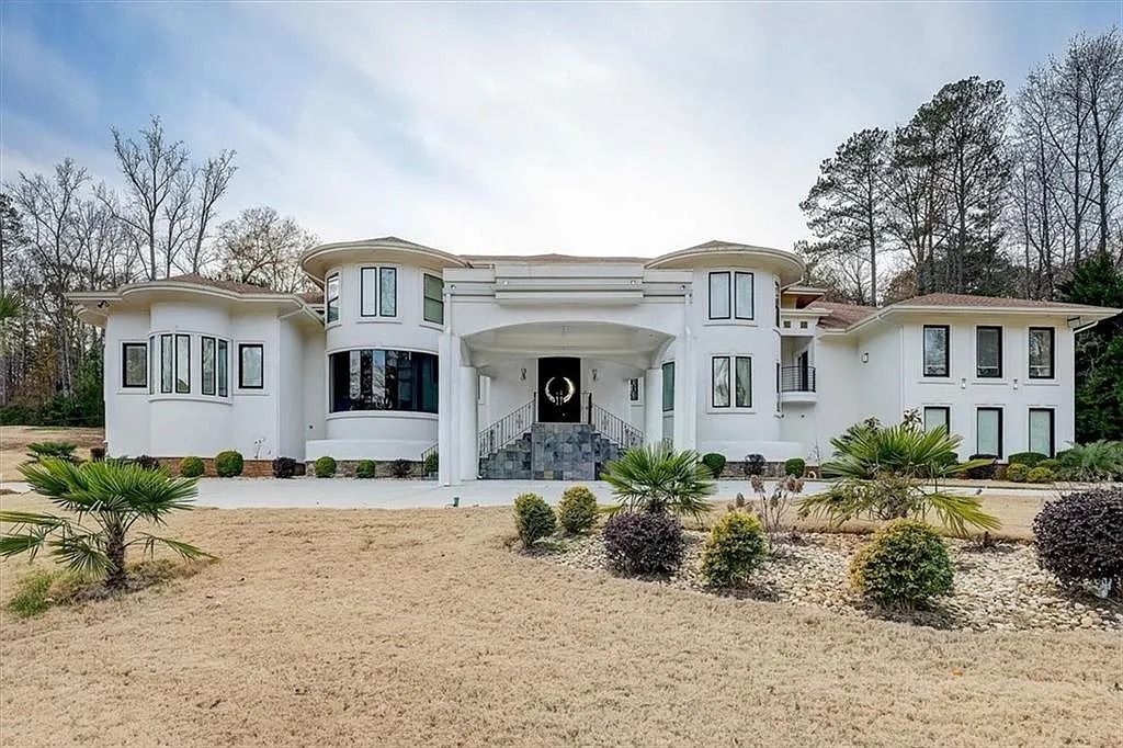 The Estate in Stone Mountain is a luxurious home where beautiful flow and natural light are awe-inspiring now available for sale. This home located at 3125 Juhan Rd, Stone Mountain, Georgia; offering 08 bedrooms and 09 bathrooms with 15,906 square feet of living spaces. 