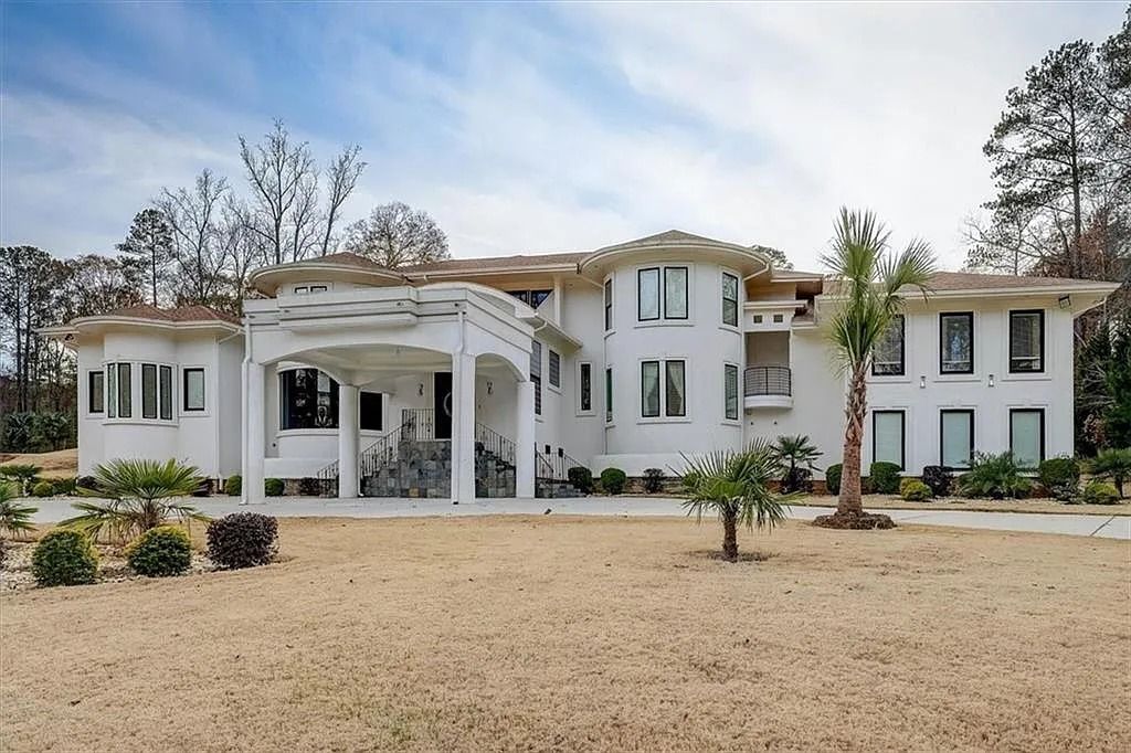 The Estate in Stone Mountain is a luxurious home where beautiful flow and natural light are awe-inspiring now available for sale. This home located at 3125 Juhan Rd, Stone Mountain, Georgia; offering 08 bedrooms and 09 bathrooms with 15,906 square feet of living spaces. 