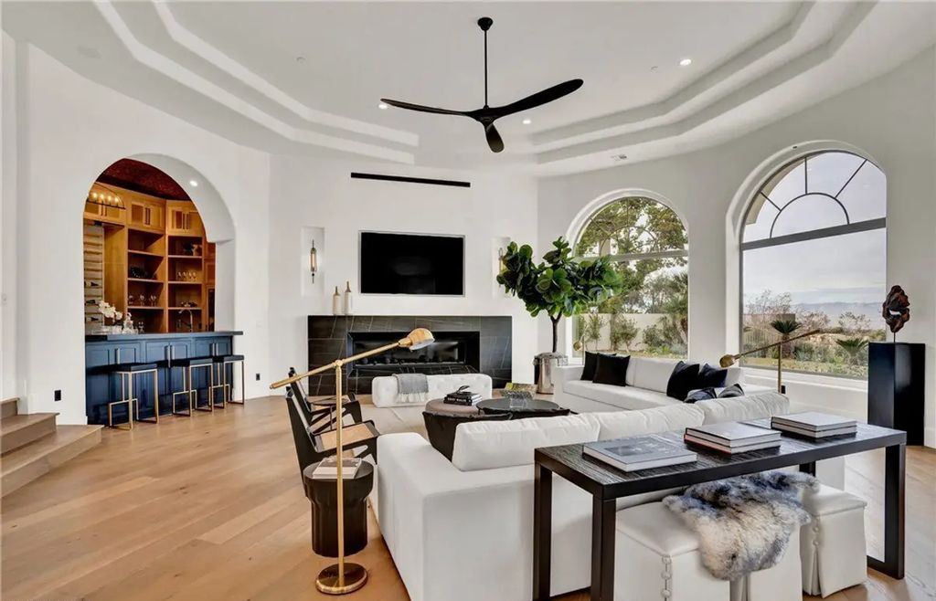 9 Yorkridge Court, Henderson, Nevada is a recently completed home perched high in the hills above the Green Fairways within the prestigious Anthem Country Club with the best unobstructed mountain, city and trip views. 