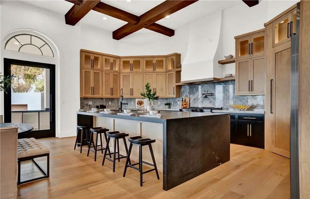 9 Yorkridge Court, Henderson, Nevada is a recently completed home perched high in the hills above the Green Fairways within the prestigious Anthem Country Club with the best unobstructed mountain, city and trip views. 