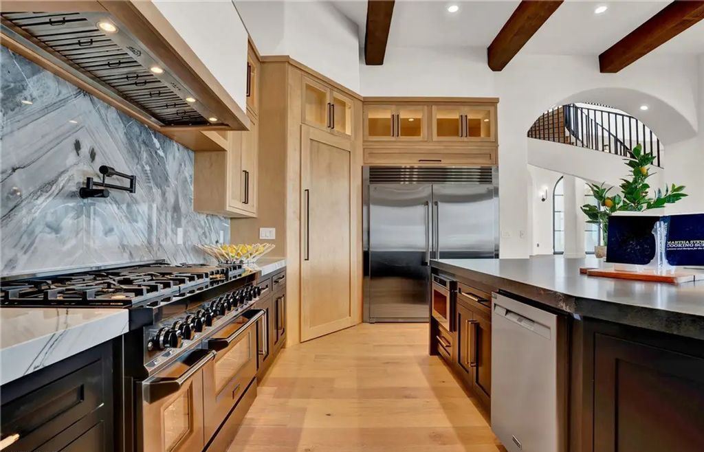 9 Yorkridge Court, Henderson, Nevada is a recently completed home perched high in the hills above the Green Fairways within the prestigious Anthem Country Club with the best unobstructed mountain, city and trip views. 