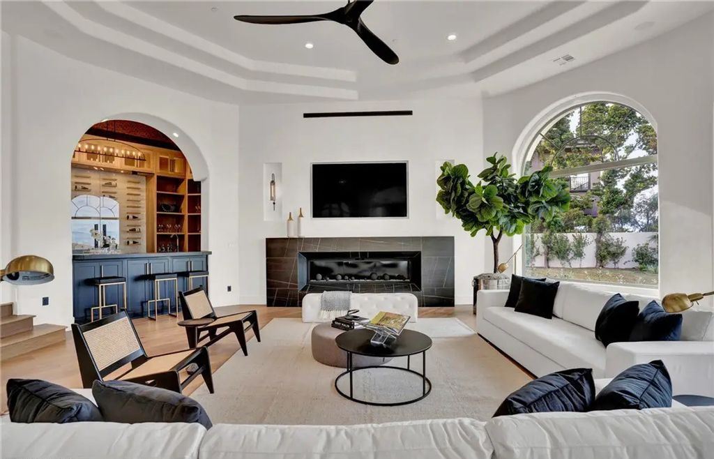 9 Yorkridge Court, Henderson, Nevada is a recently completed home perched high in the hills above the Green Fairways within the prestigious Anthem Country Club with the best unobstructed mountain, city and trip views. 