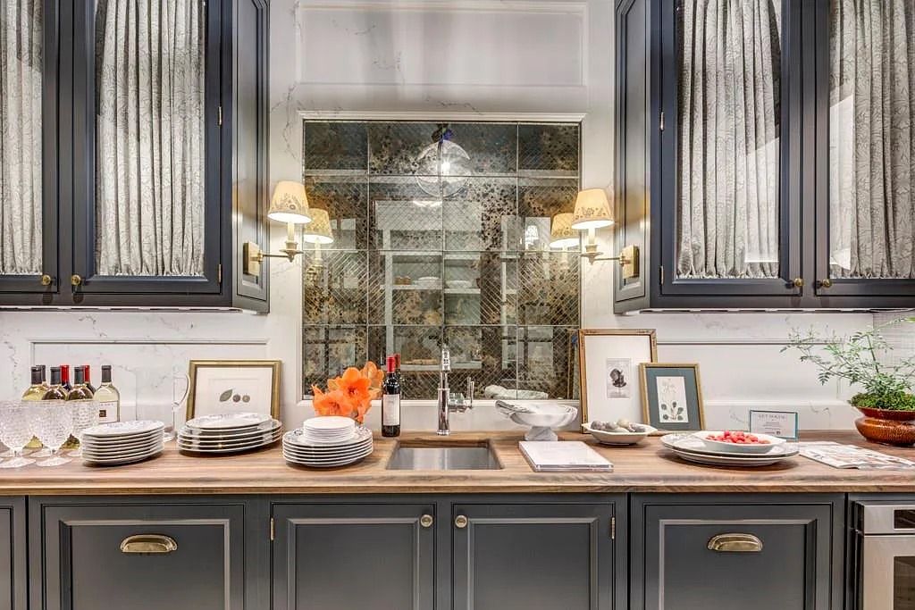 The House in Atlanta is an absolute masterpiece where comfort and intimacy are just as salient as the astonishing beauty you will see at every point throughout the property, now available for sale. This home located at 365 King Rd NW, Atlanta, Georgia
