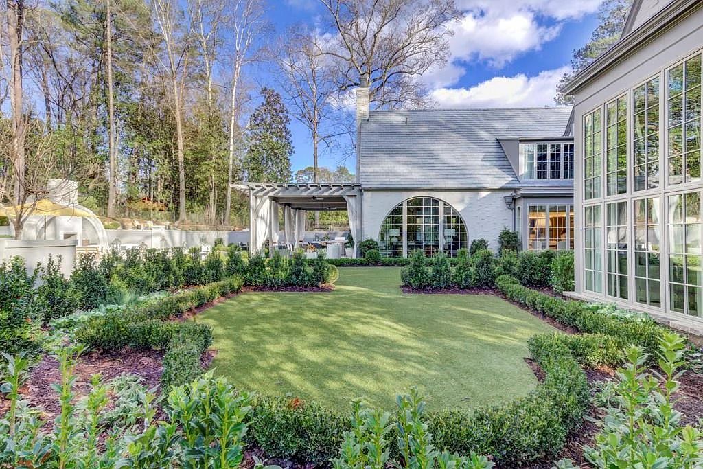 The House in Atlanta is an absolute masterpiece where comfort and intimacy are just as salient as the astonishing beauty you will see at every point throughout the property, now available for sale. This home located at 365 King Rd NW, Atlanta, Georgia
