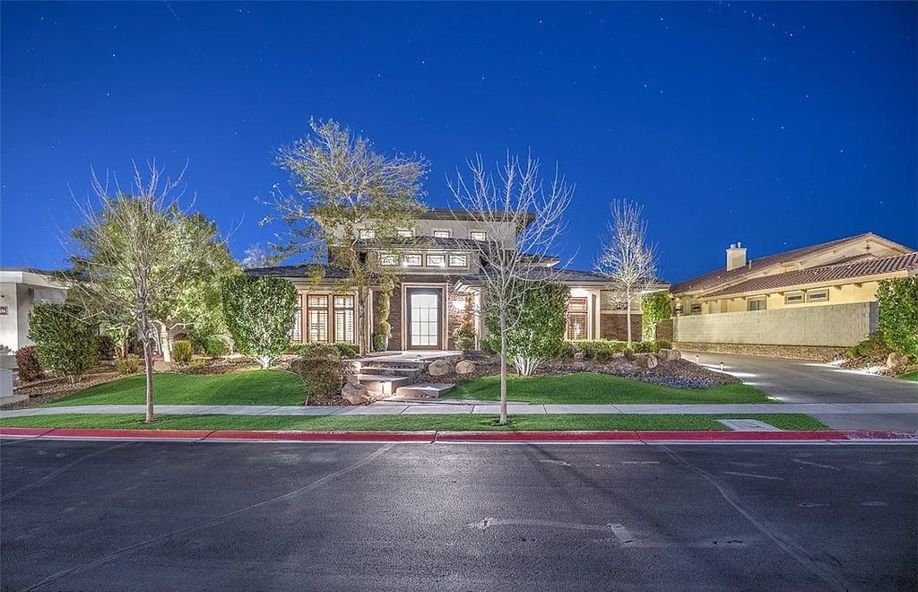 1376 Opal Valley Street, Henderson, Nevada is a retreat of all retreats located in Seven Hills on Rio Secco's 17th fairway featuring an amazing great room with true indoor/outdoor living, massive kitchen.