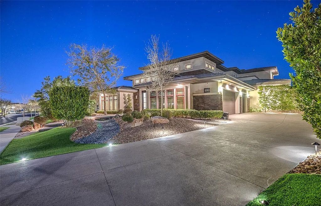 1376 Opal Valley Street, Henderson, Nevada is a retreat of all retreats located in Seven Hills on Rio Secco's 17th fairway featuring an amazing great room with true indoor/outdoor living, massive kitchen.